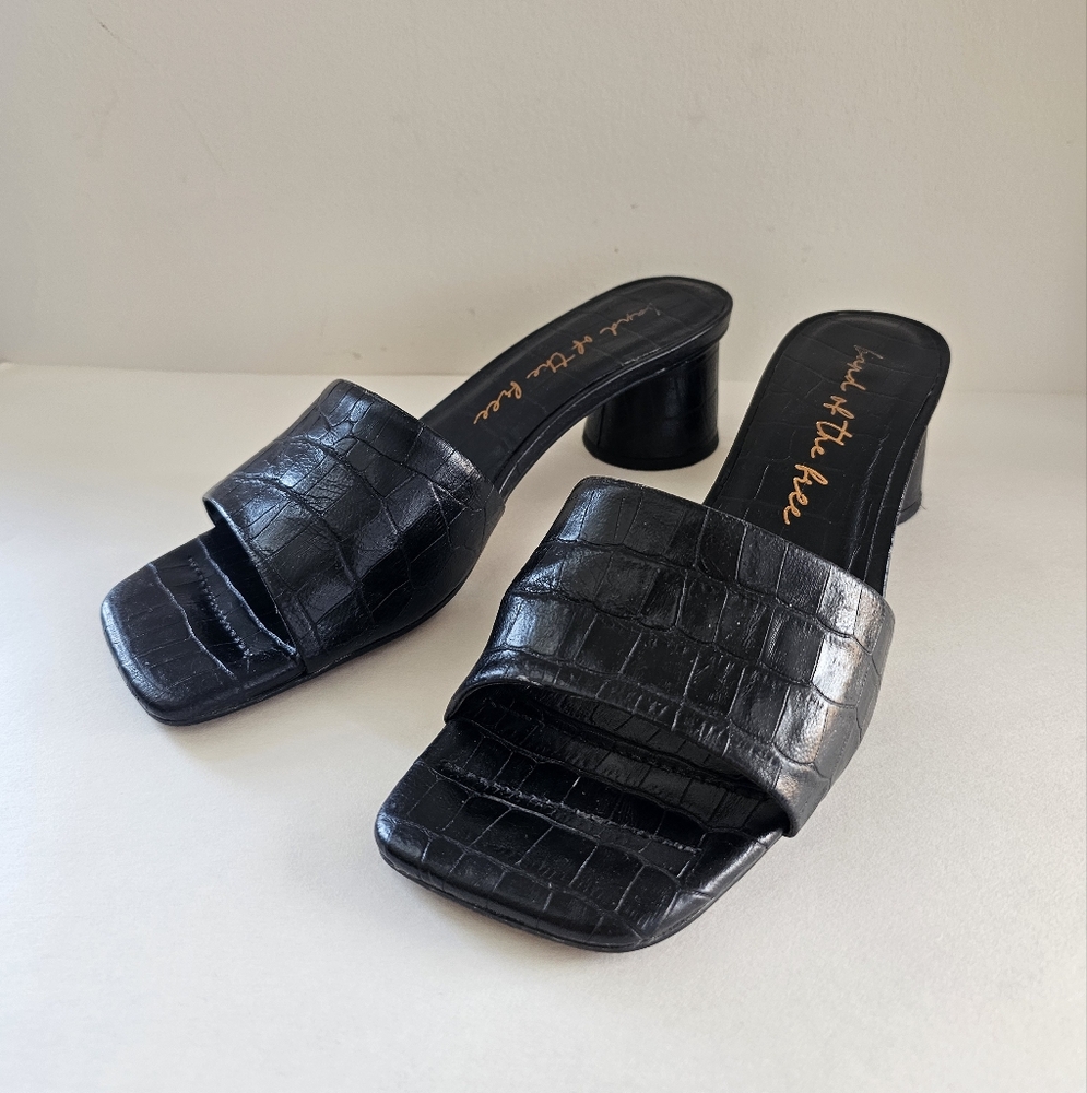 Black Textured Mules with Chunky Heel